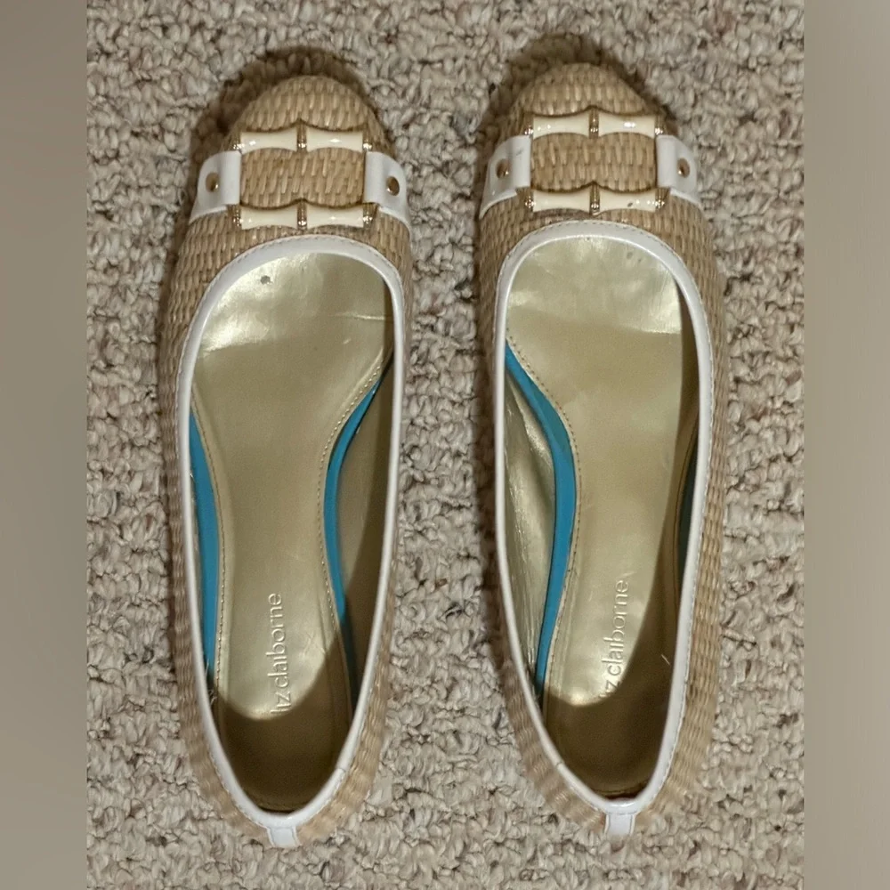 Liz Claiborne Women's "Aleya" Beige/White Woven Wicker Flats Shoes Size 9.5M - Picture 1 of 13